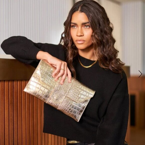 J. J. Winters Nikki Clutch Platinum Croc Boho Chic Clutch NWT - Picture 1 of 11